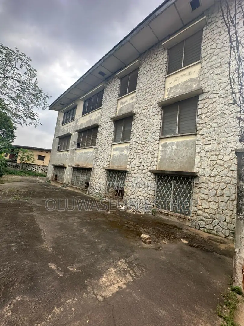 1bdrm Block of Flats in Oke Ado for sale