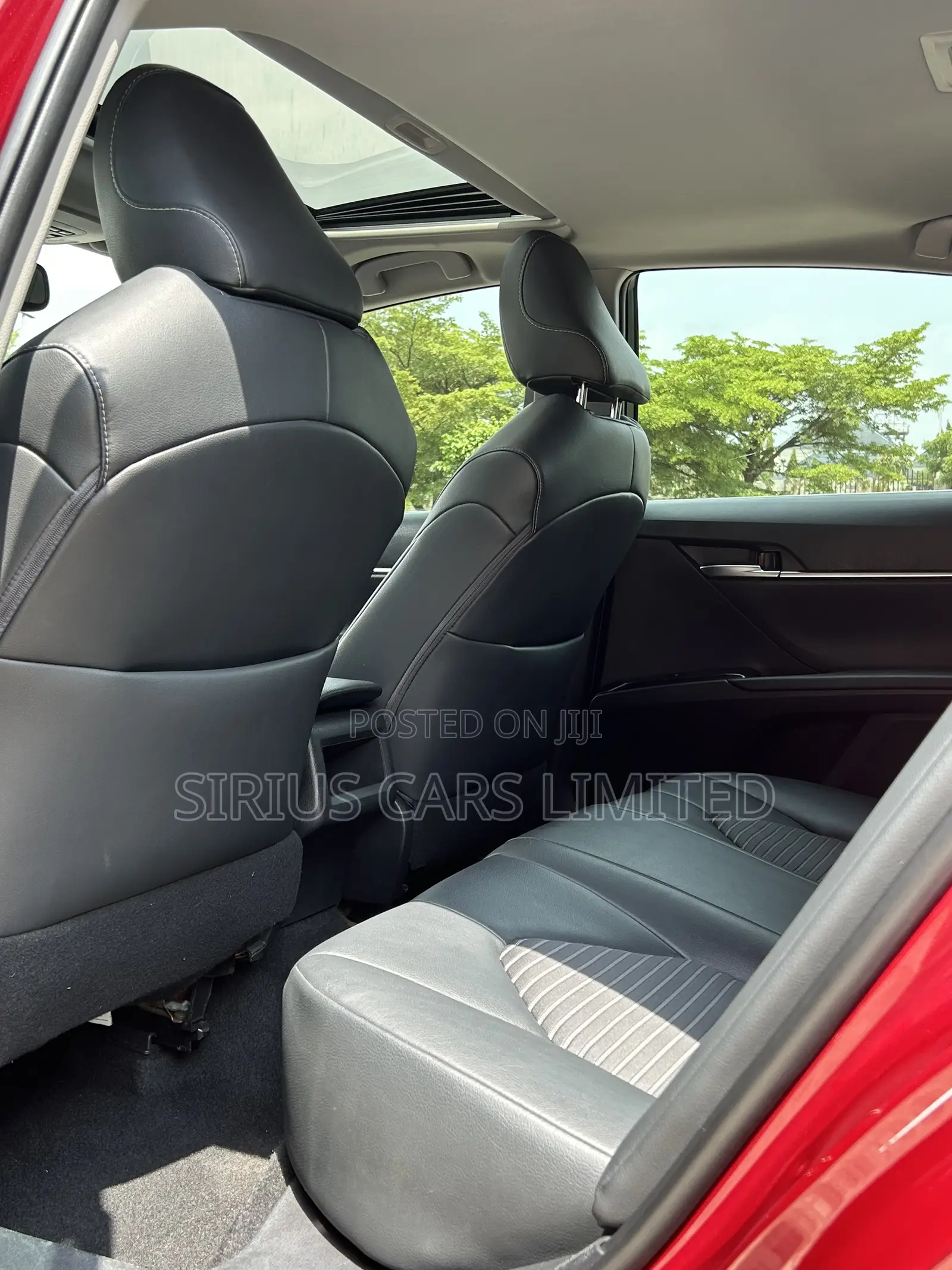 Toyota Camry SE (2.5L 4cyl 8A) 2019 Burgundy