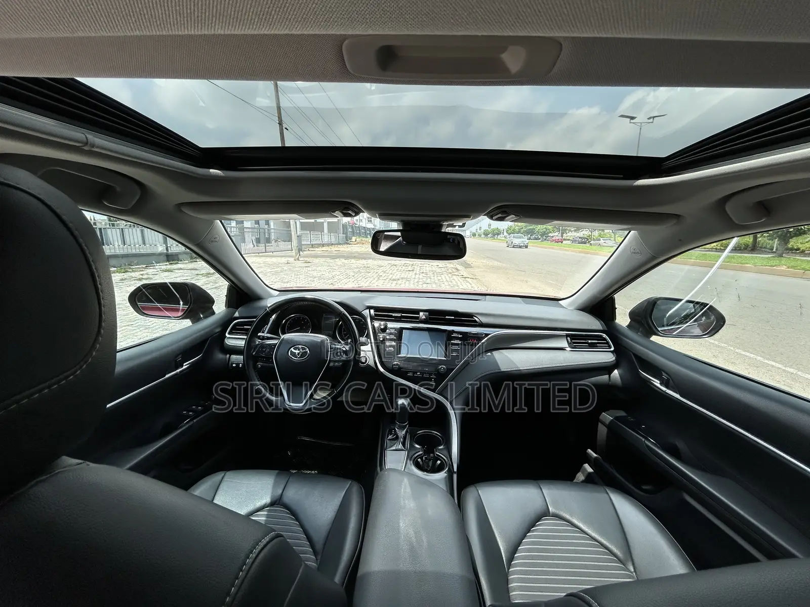 Toyota Camry SE (2.5L 4cyl 8A) 2019 Burgundy