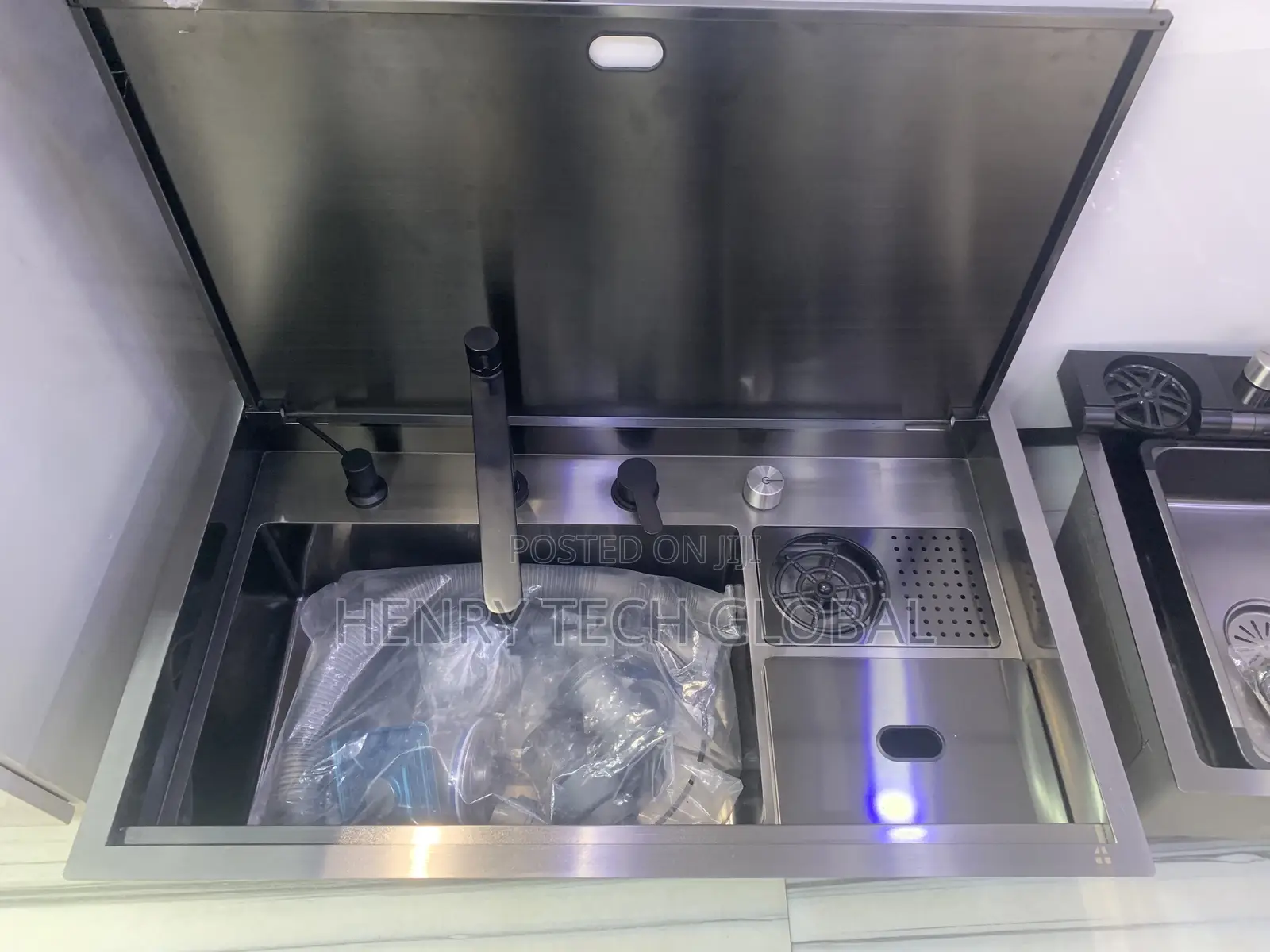 New Design of Kitchen Sinks , Long Neck Tap With Cover