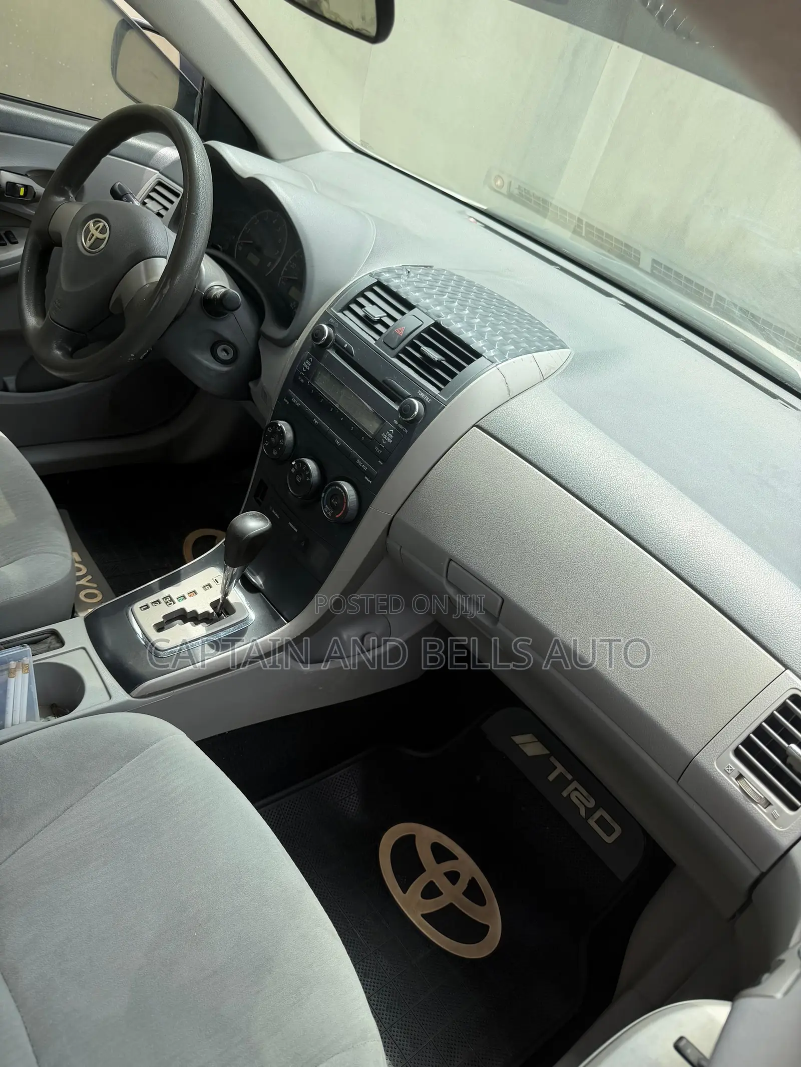 Toyota Corolla LE 4dr Sedan (1.8L 4cyl 4A) 2010 White