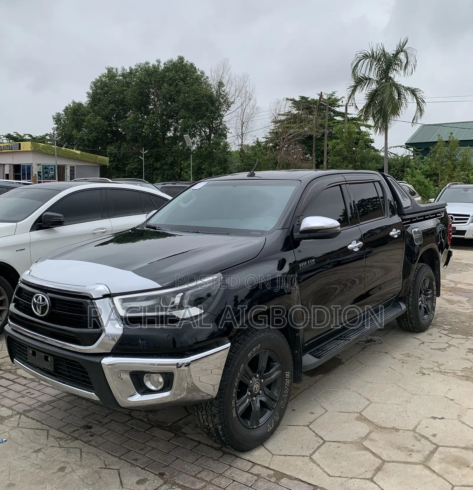 Toyota Hilux 2014 Black