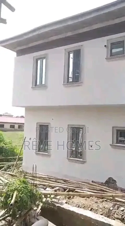 3bdrm Apartment in Millenuim/UPS for rent