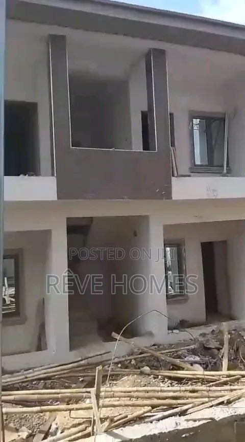 3bdrm Apartment in Millenuim/UPS for rent