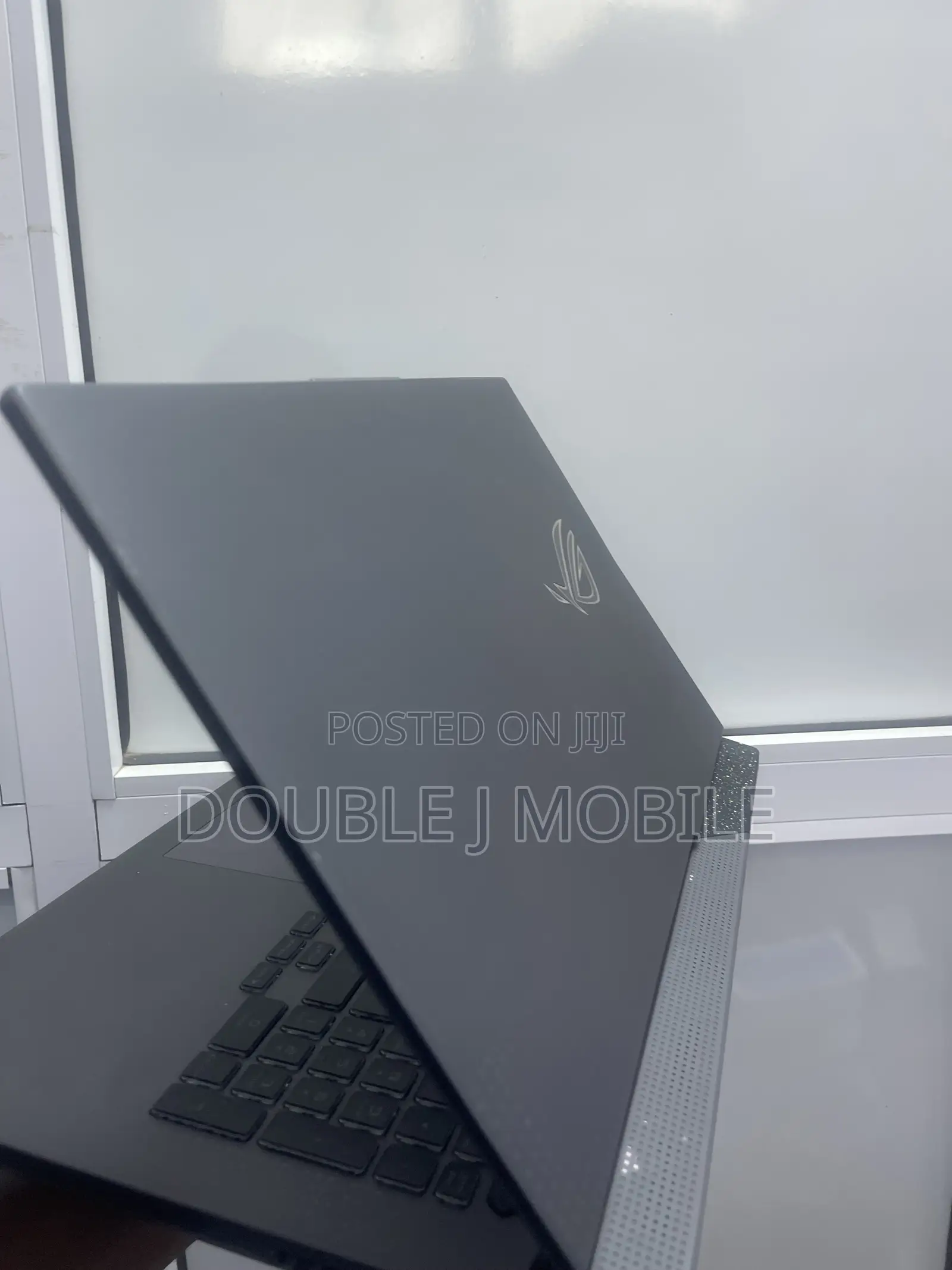 Laptop Asus ROG Strix G17 64GB AMD Ryzen 9 SSD 1T