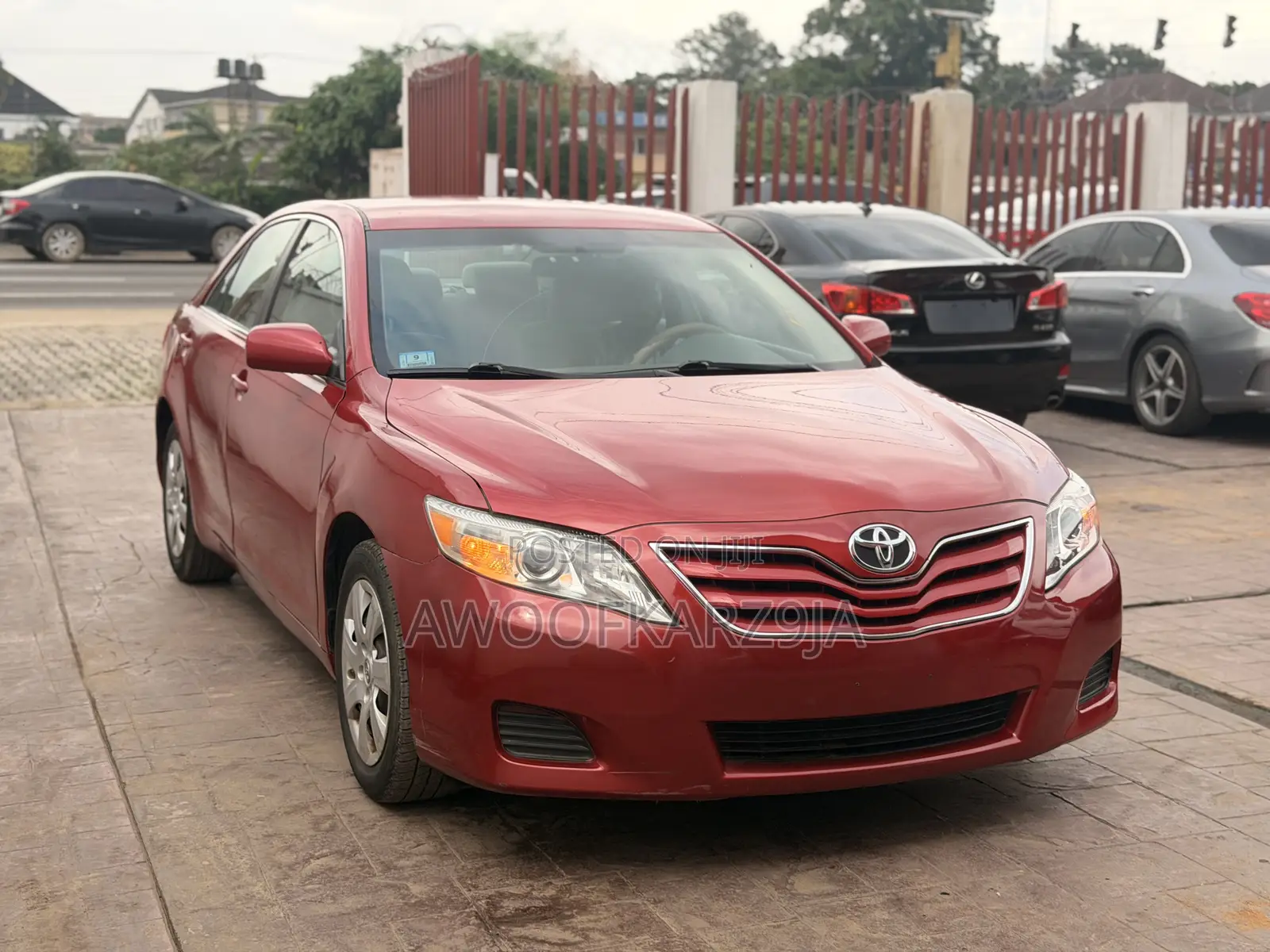 Toyota Camry LE 4dr Sedan (2.5L 4cyl 6A) 2011 Red