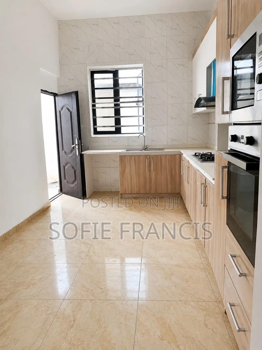 4bdrm Duplex in Vgc for sale