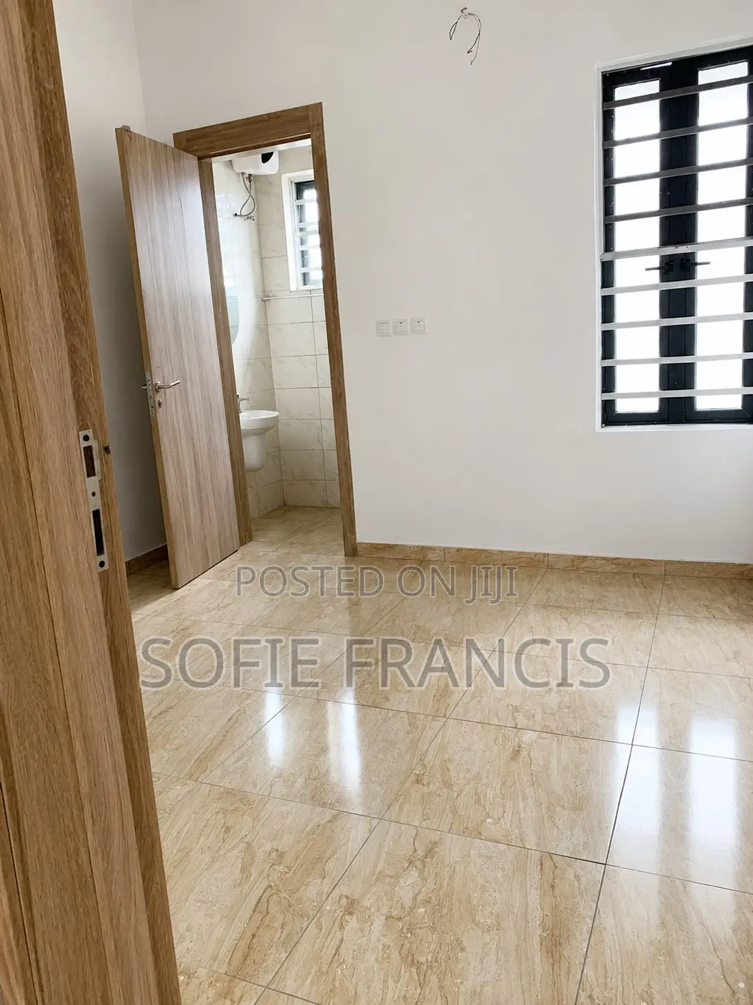 4bdrm Duplex in Vgc for sale