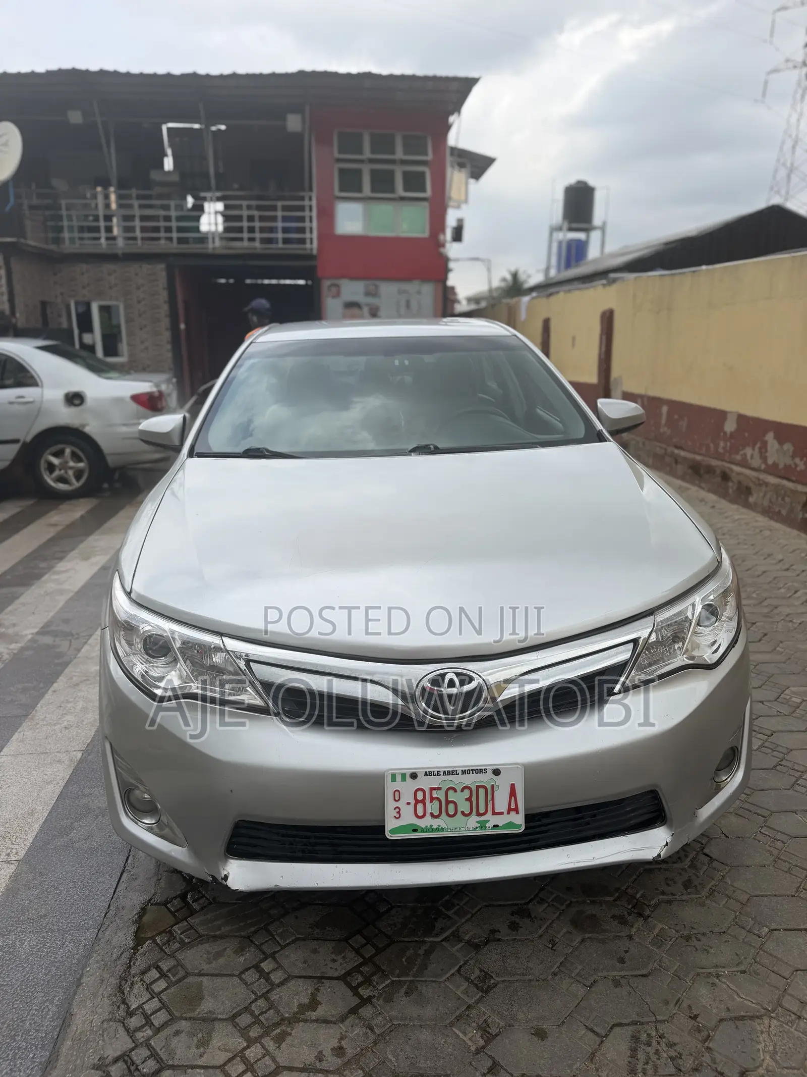 Toyota Camry LE 4dr Sedan (2.5L 4cyl 6A) 2013 Silver