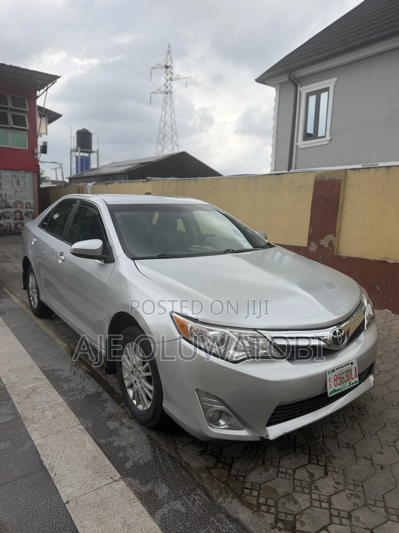 Toyota Camry LE 4dr Sedan (2.5L 4cyl 6A) 2013 Silver