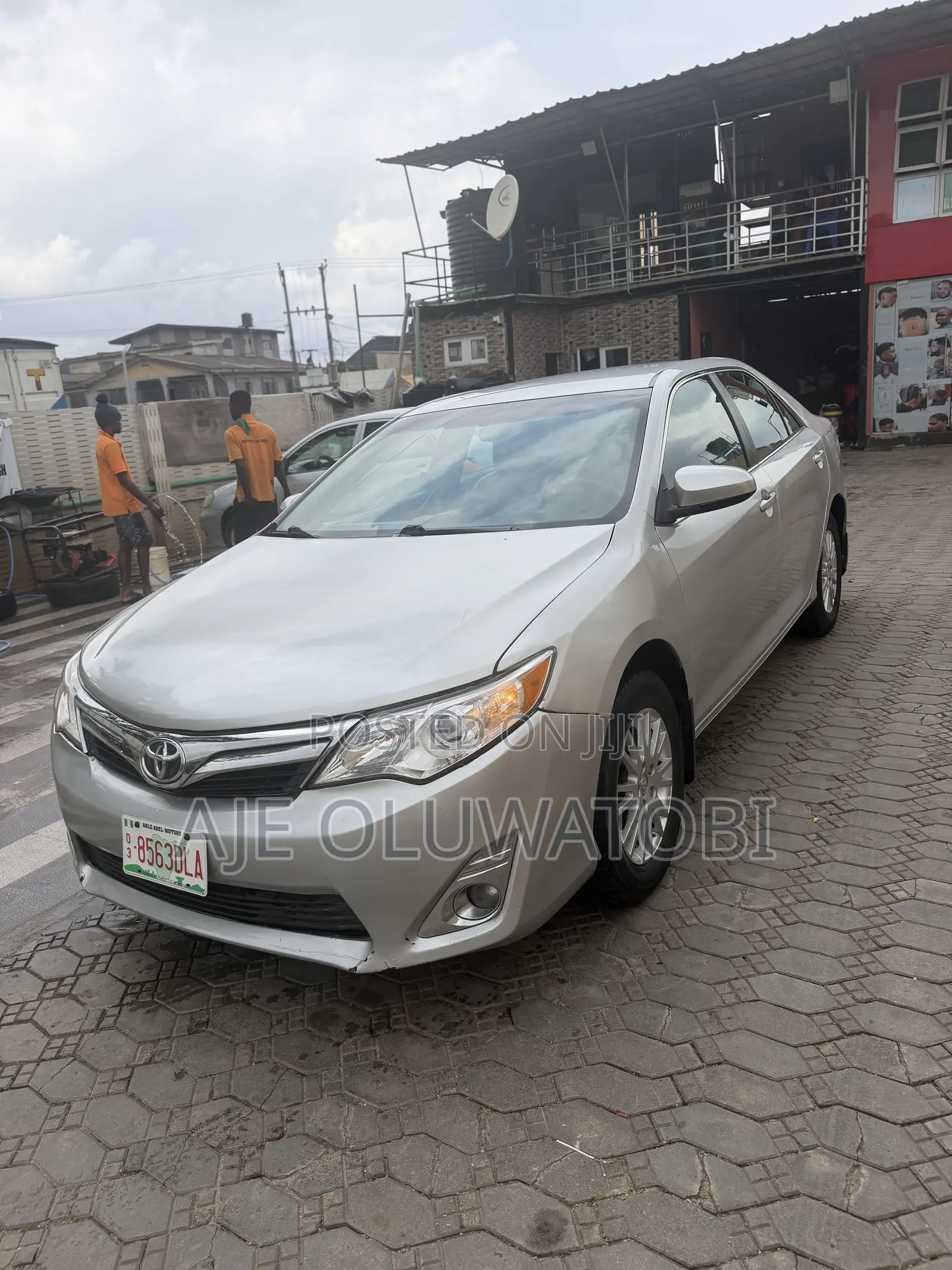 Toyota Camry LE 4dr Sedan (2.5L 4cyl 6A) 2013 Silver