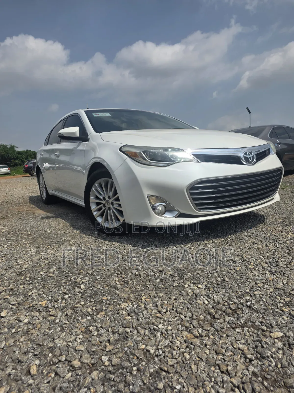 Toyota Avalon XLE Premium Sedan FWD (3.5L 6cyl 6A) 2013 White