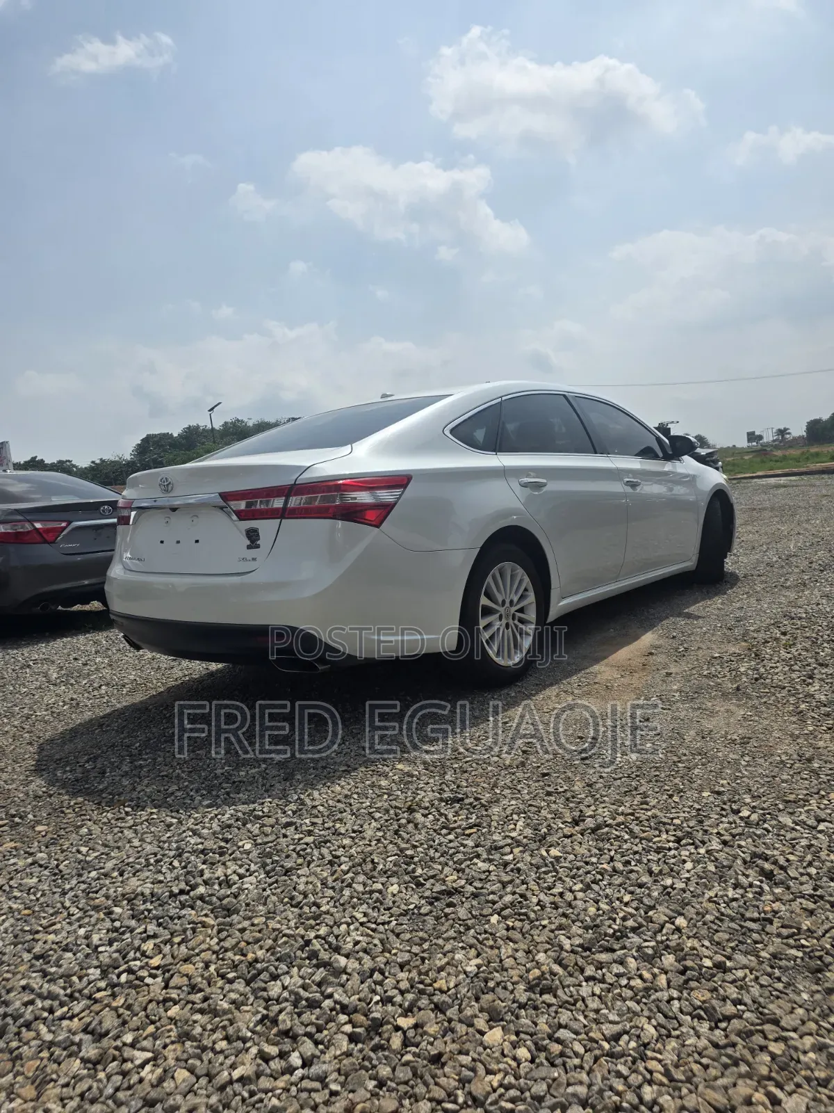 Toyota Avalon XLE Premium Sedan FWD (3.5L 6cyl 6A) 2013 White