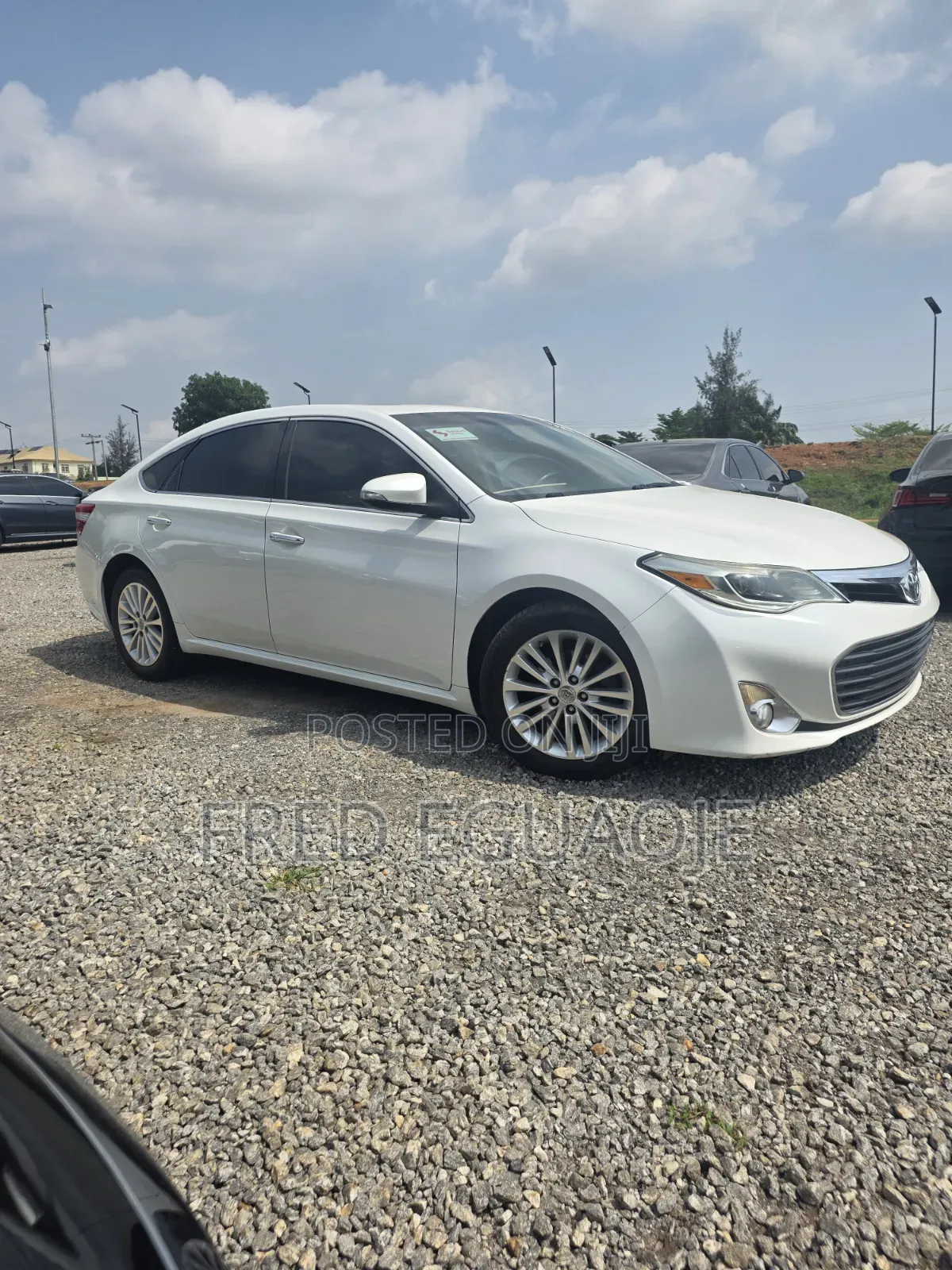 Toyota Avalon XLE Premium Sedan FWD (3.5L 6cyl 6A) 2013 White