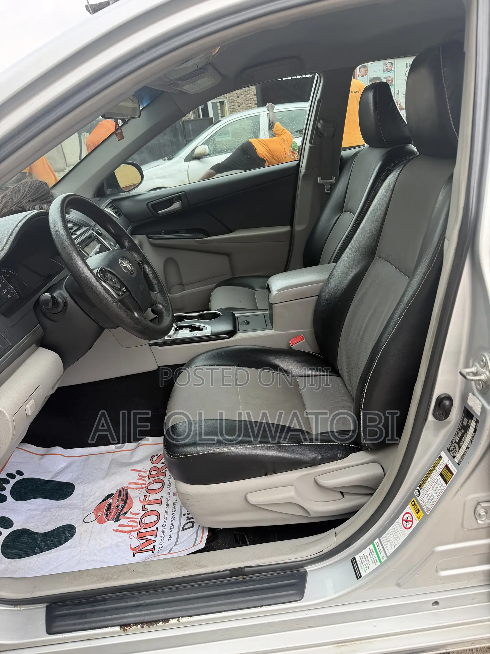 Toyota Camry LE 4dr Sedan (2.5L 4cyl 6A) 2013 Silver