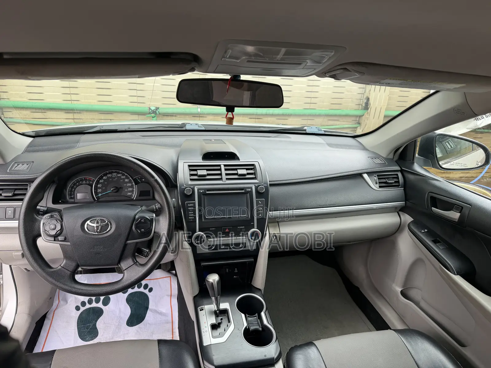 Toyota Camry LE 4dr Sedan (2.5L 4cyl 6A) 2013 Silver