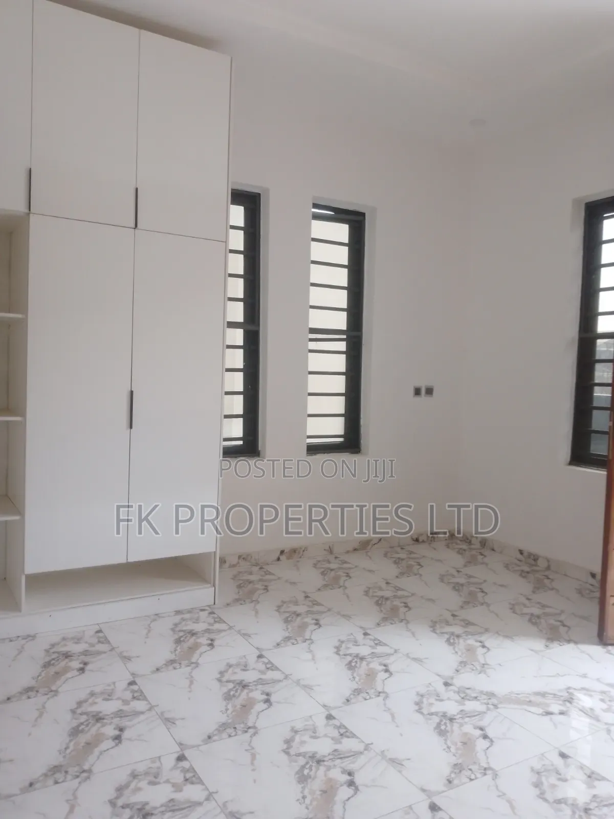 5bdrm Mansion in Ajah, Abraham Adesanya Estate for sale