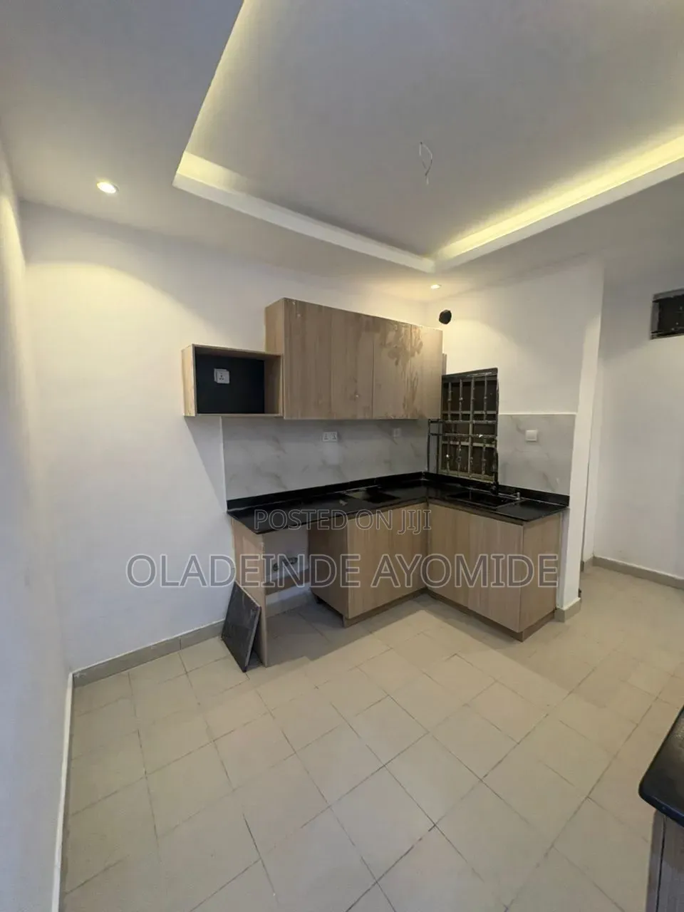Mini Flat in Ikota Villa for rent