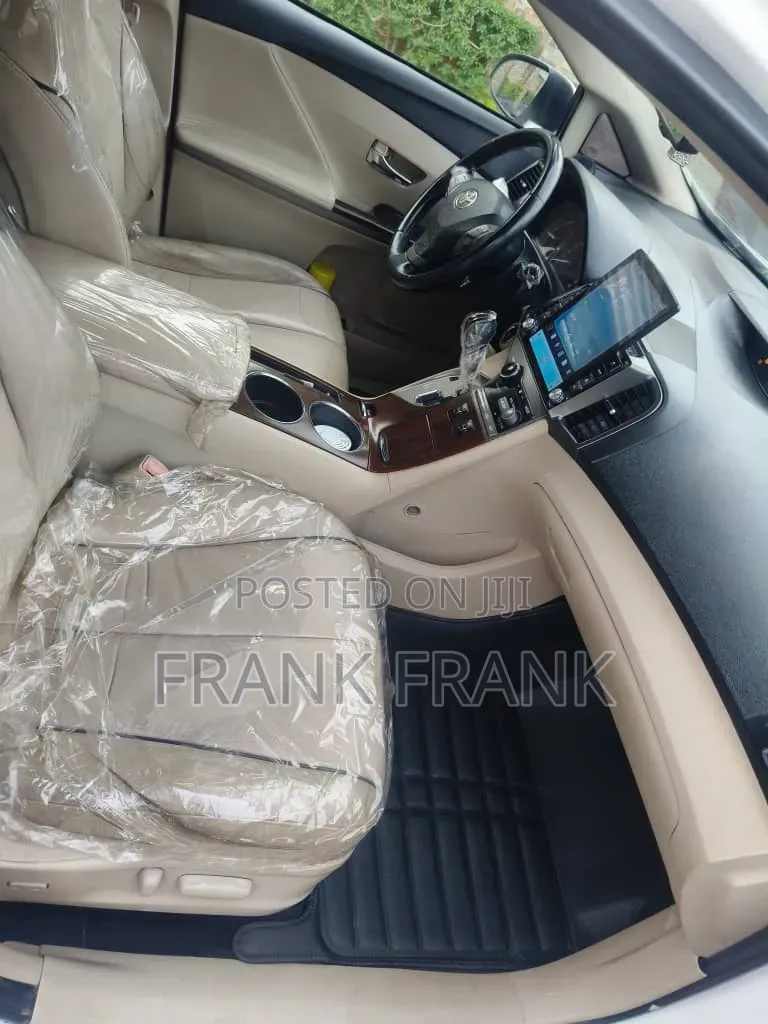 Toyota Venza 2011 White