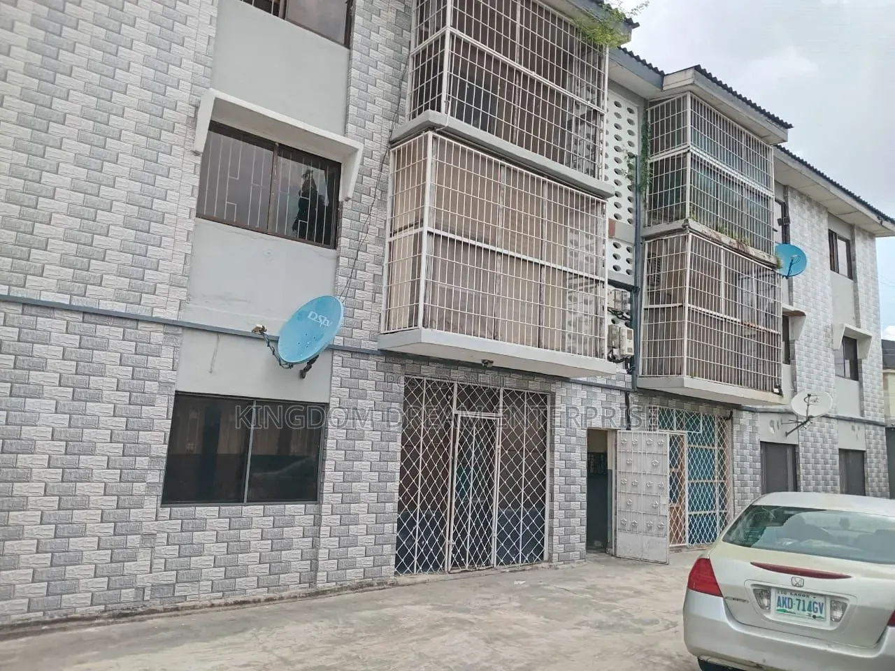 3bdrm Block of Flats in Oyediran Estate Sabo for rent