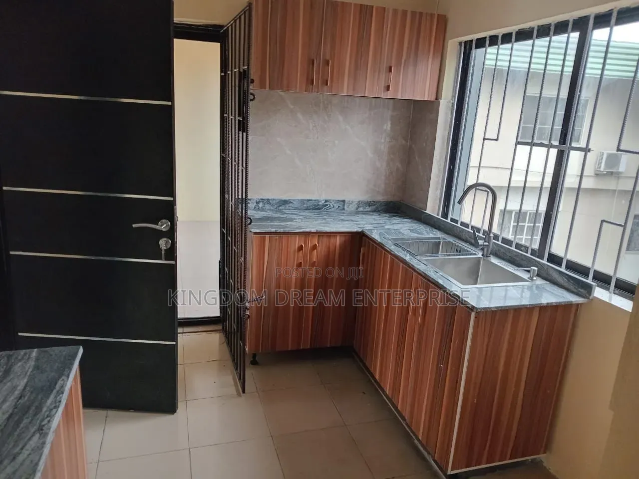 3bdrm Block of Flats in Oyediran Estate Sabo for rent