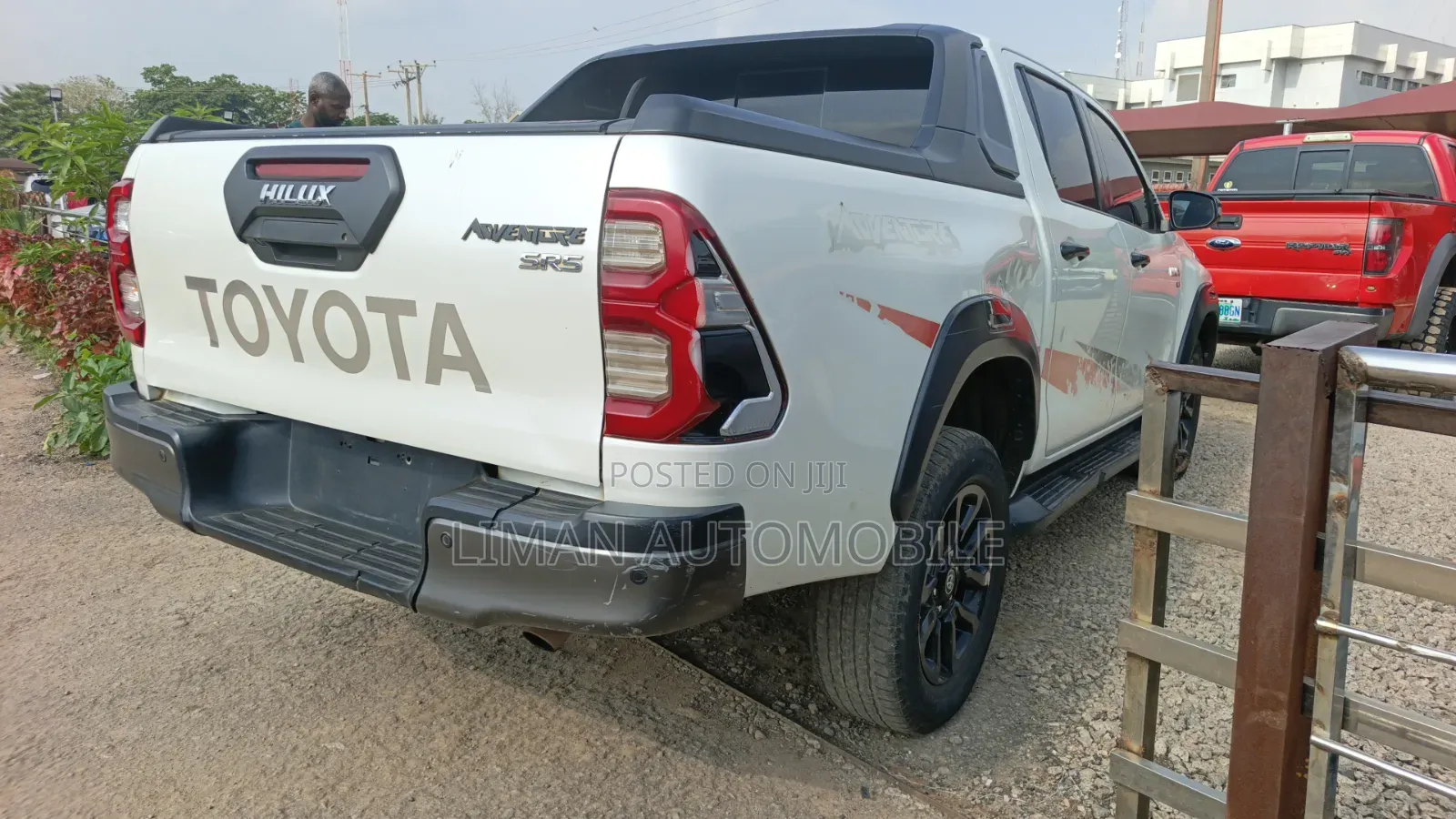 Toyota Hilux 2022 White