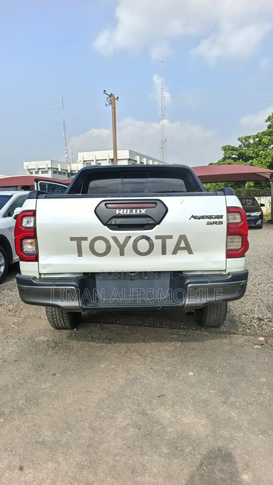 Toyota Hilux 2022 White