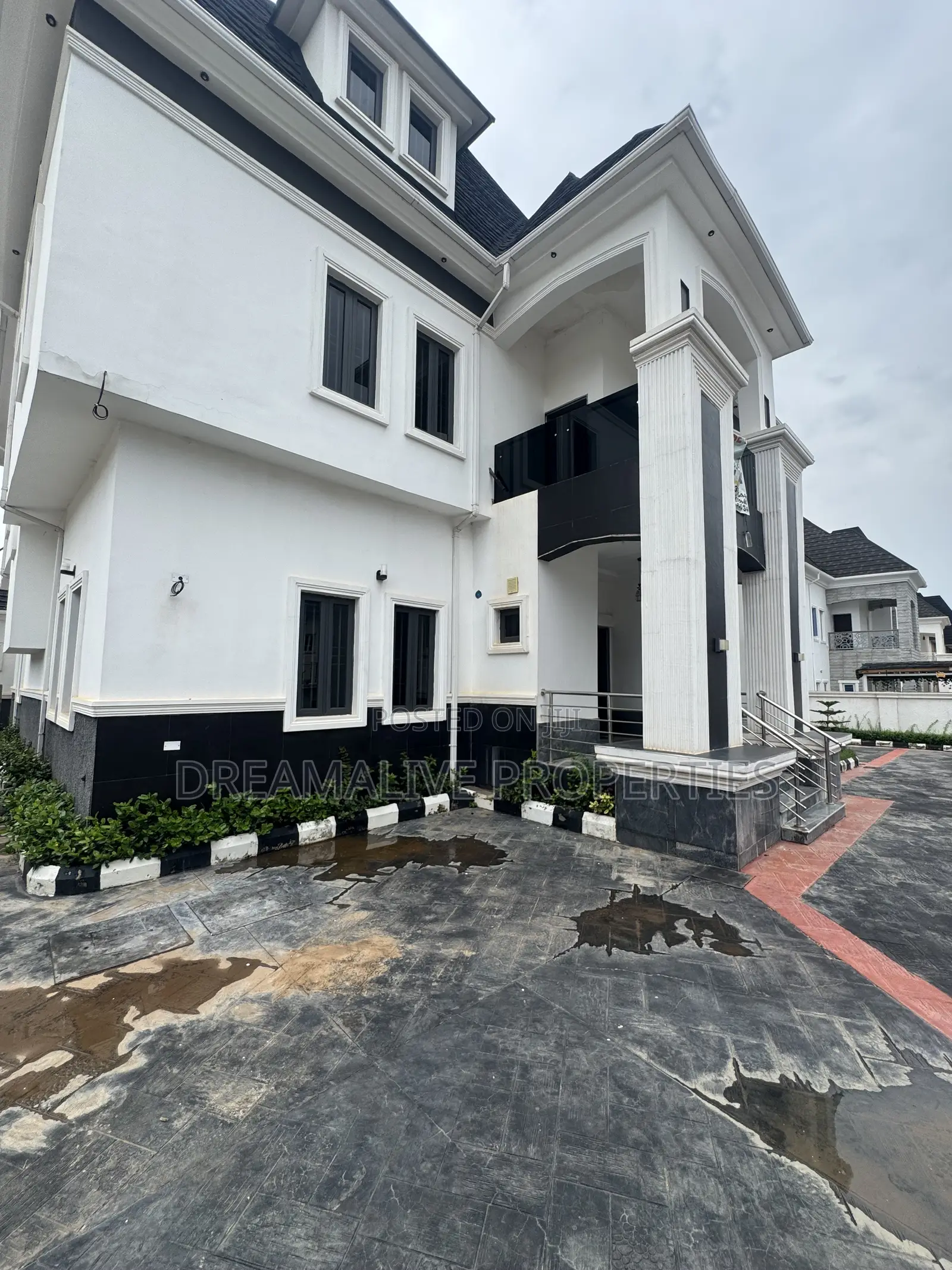 6bdrm Duplex in Efab Metropolis, Gwarinpa for sale