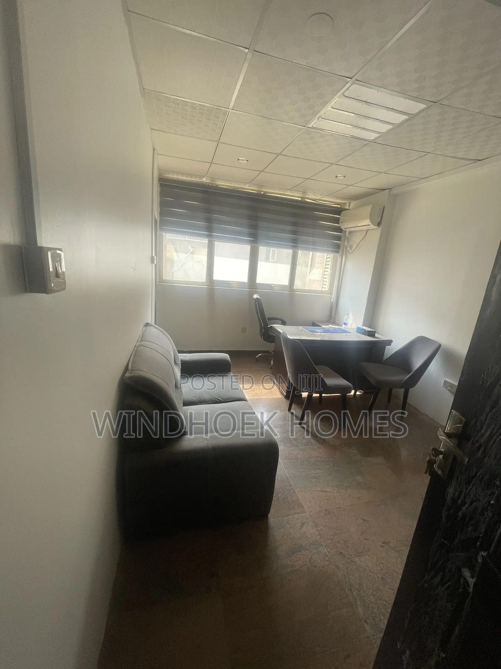100sqms on the 1st Floor in a Well Serviced Office Complex