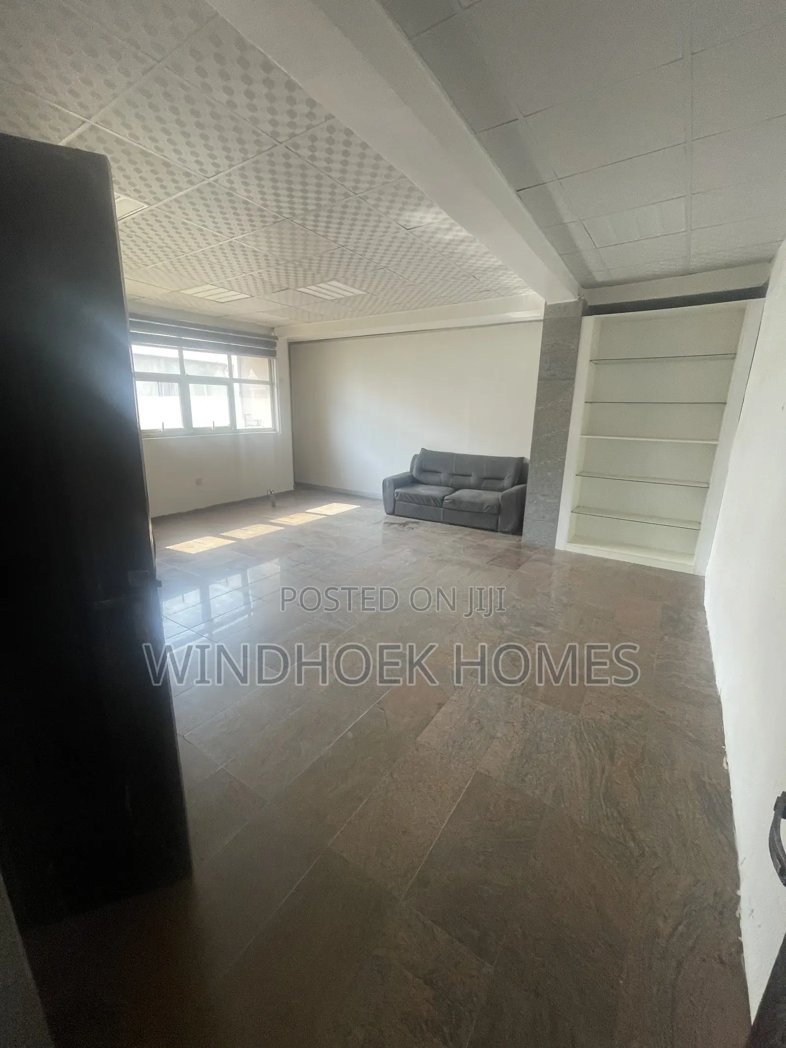 100sqms on the 1st Floor in a Well Serviced Office Complex
