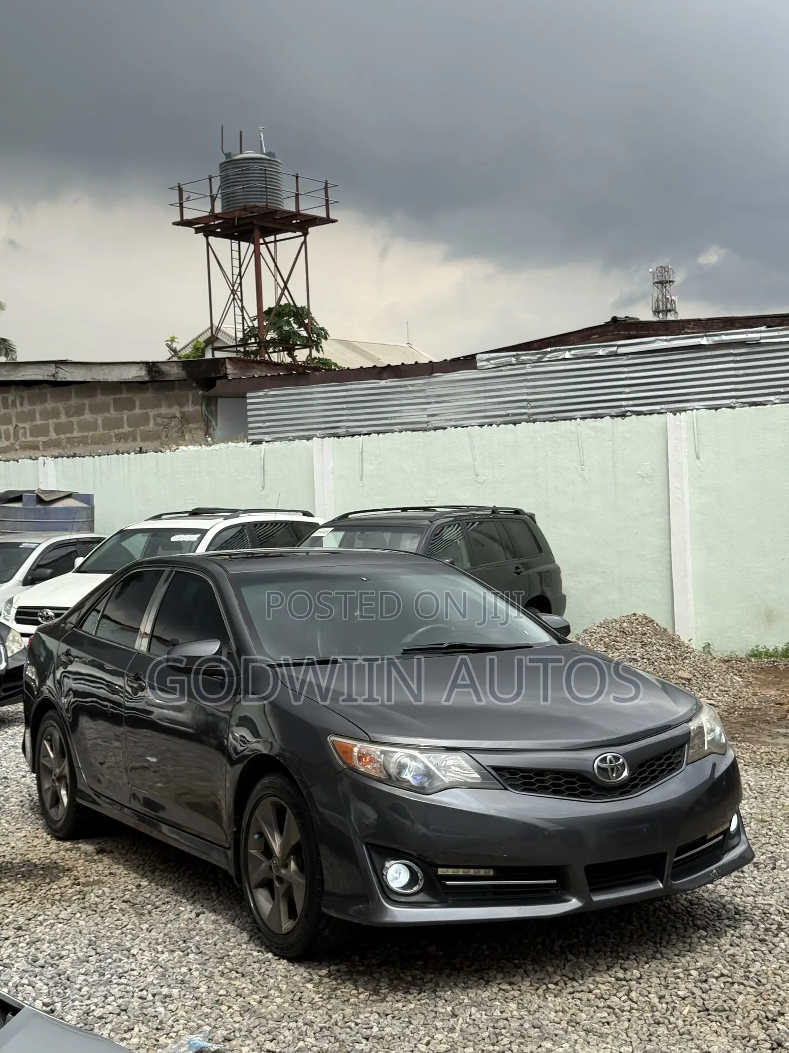 Toyota Camry SE 4dr Sedan w/Prod. End 11/13 (3.5L 6cyl 6A) 2014 Gray