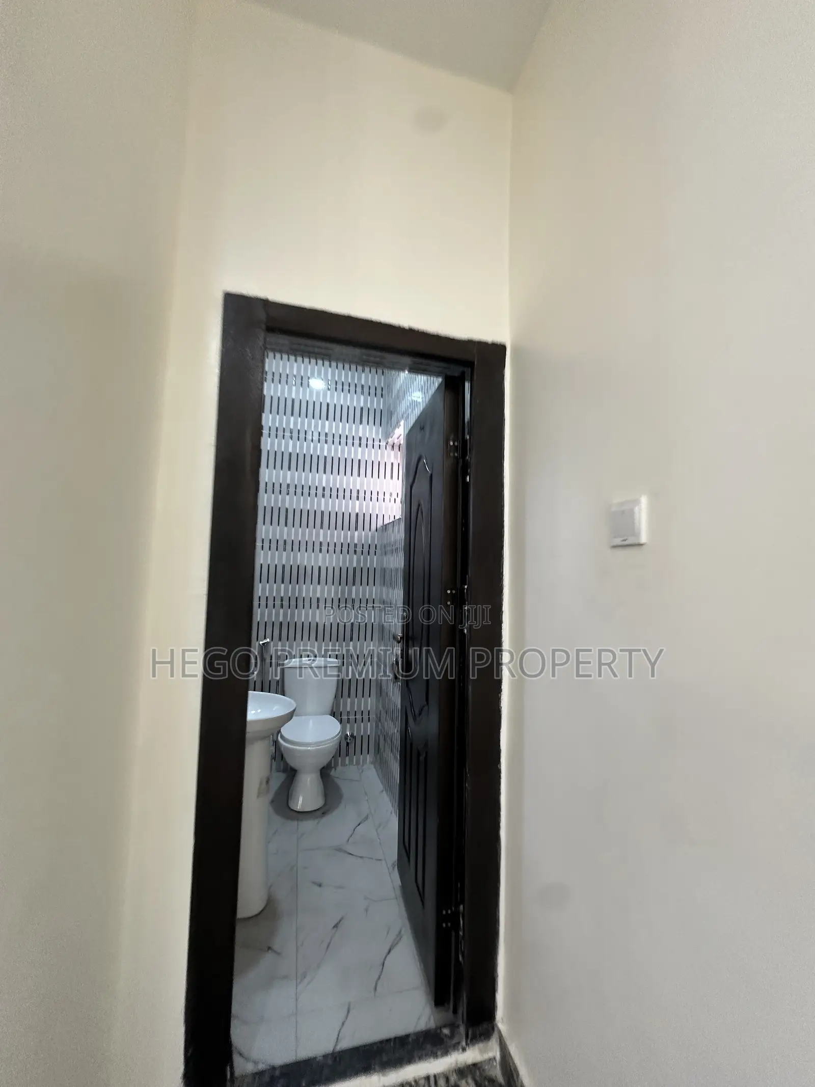 3bdrm Apartment in Peter Odili Estate, Amadi-Ama for rent