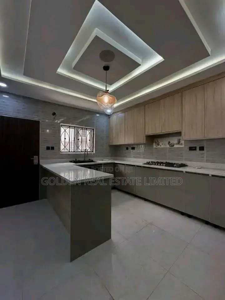 6bdrm Duplex in Apo Resettlement for sale
