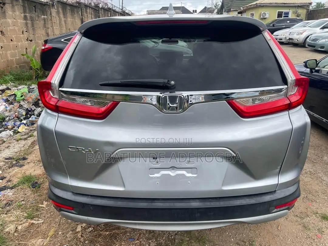 Honda CR-V Touring FWD 2018 Silver