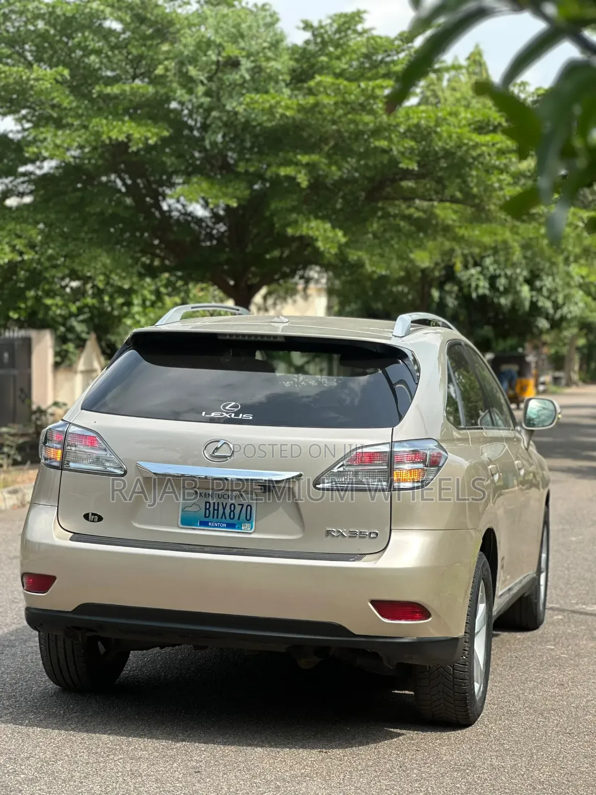 Lexus RX 2011 Gold