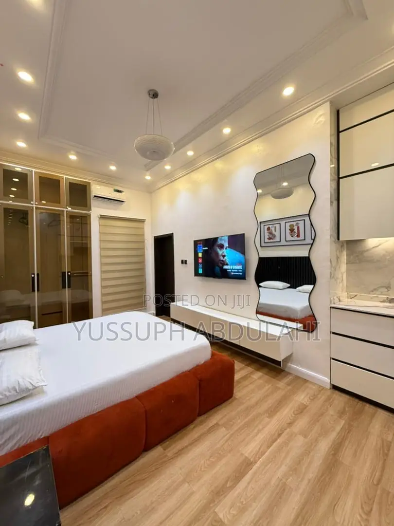 1 Bedroom Chevron