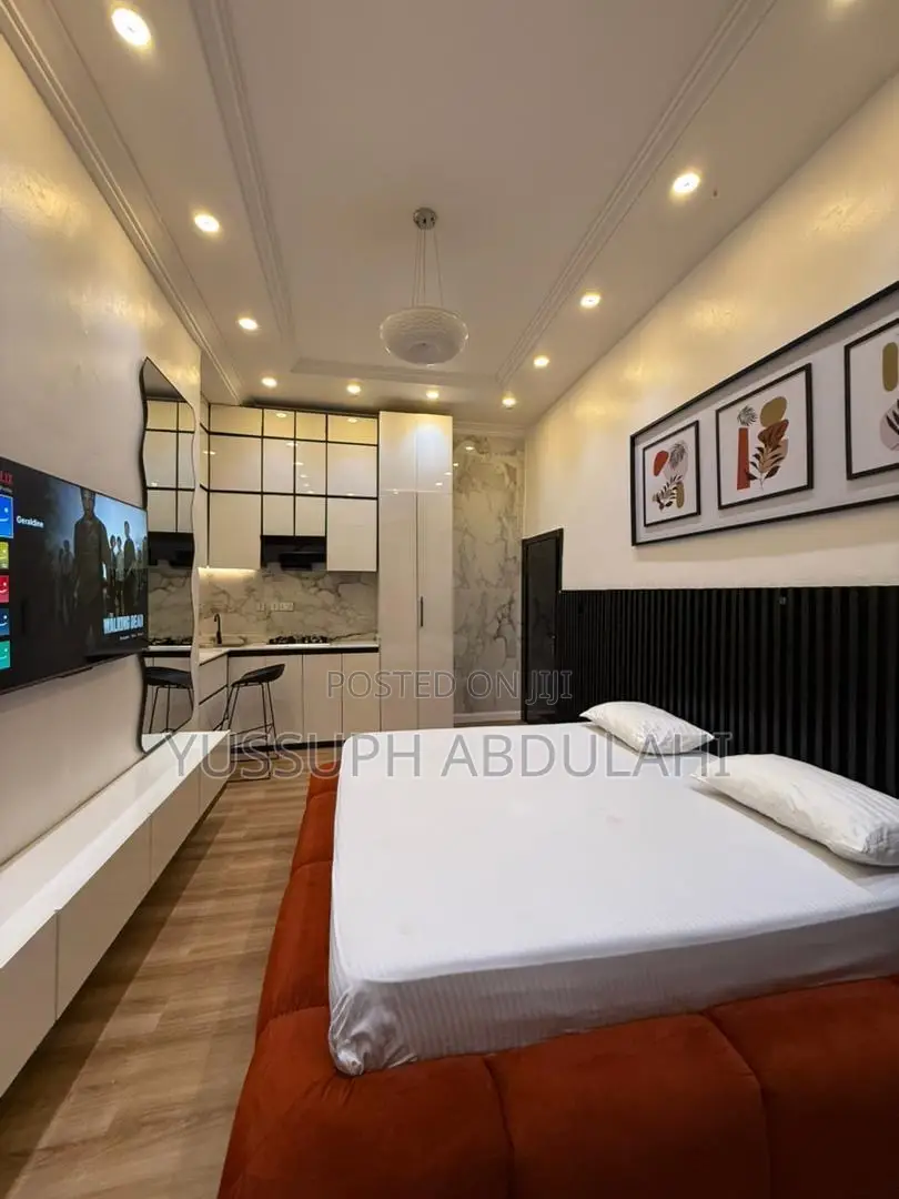 1 Bedroom Chevron