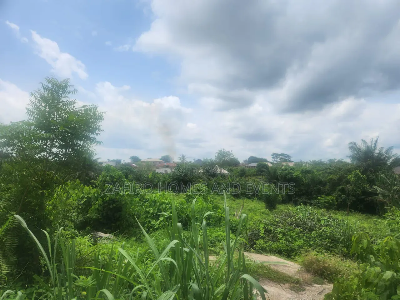 17 Plots of Land at Coca-Cola Bus Stop,Adeyemi Street,Asejire Area