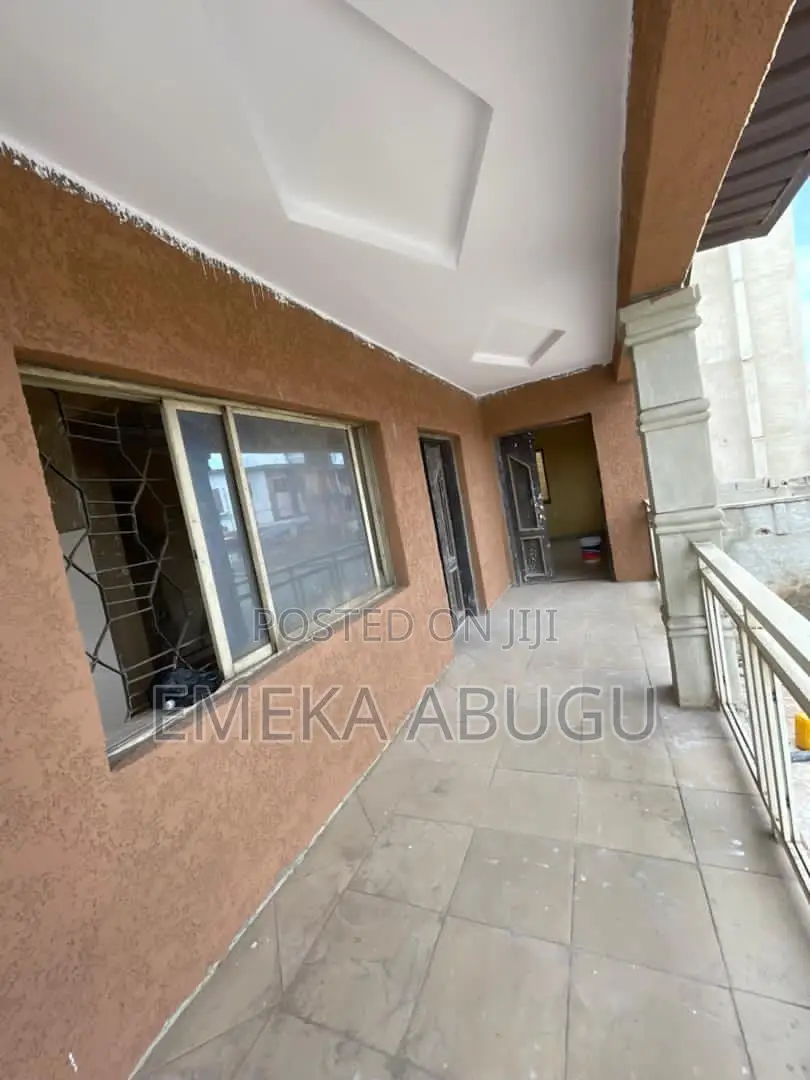 3bdrm Block of Flats in Iwo Road for rent