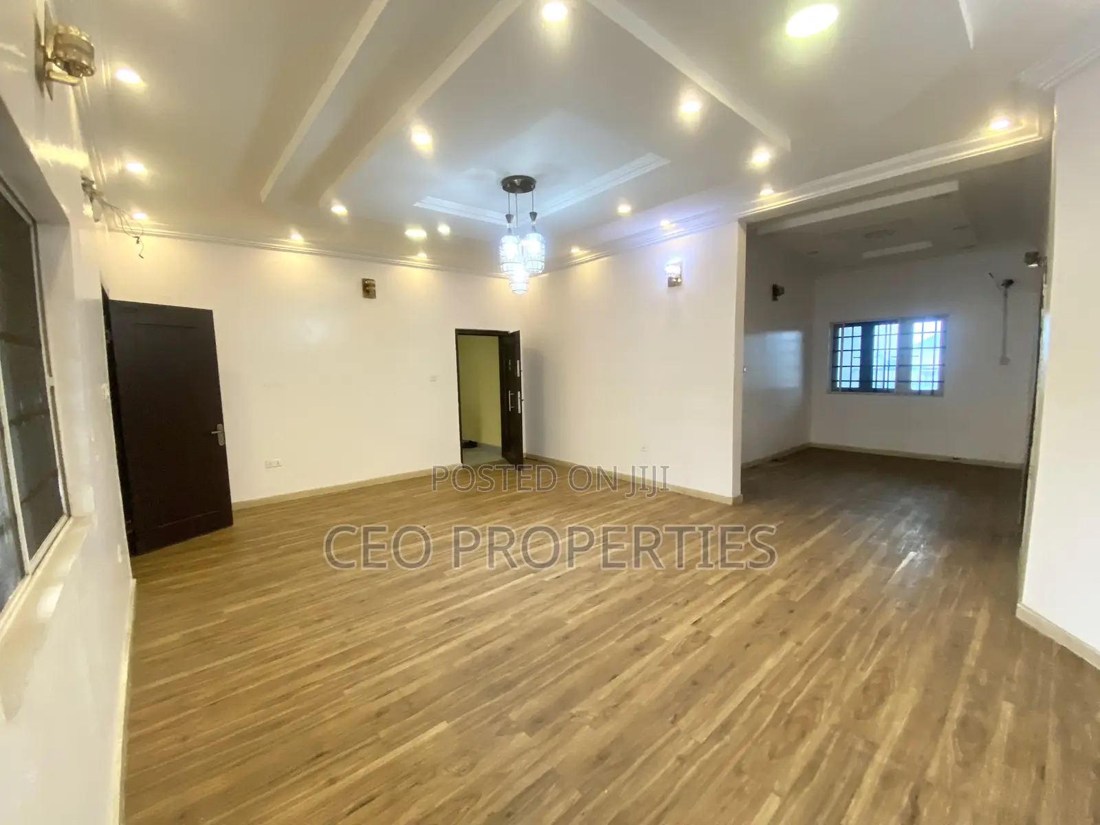 3bdrm Block of Flats in Osapa London for rent