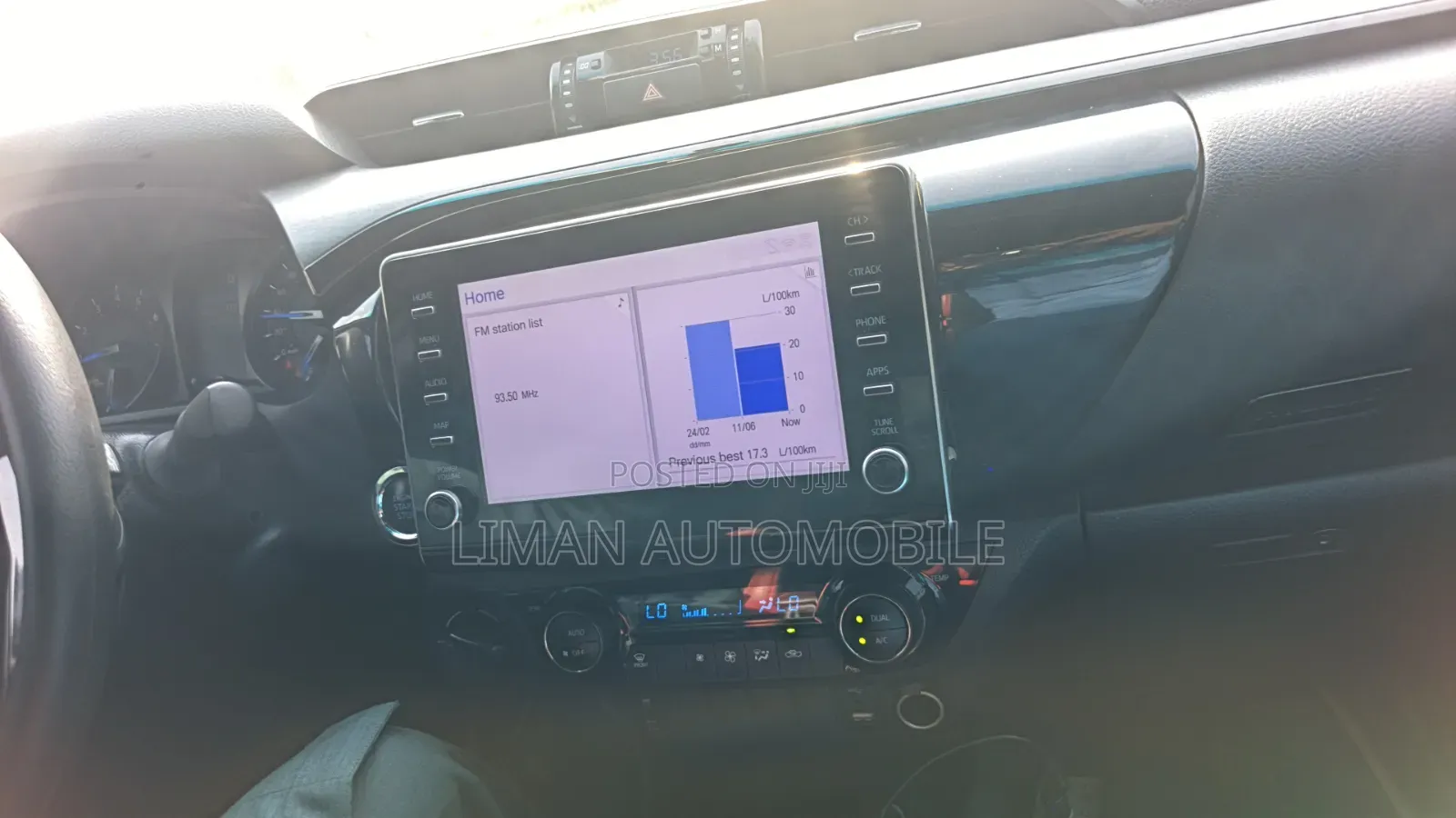 Toyota Hilux 2021 White
