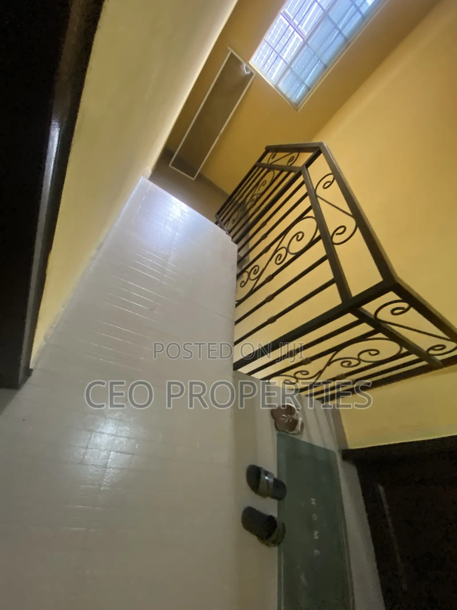 3bdrm Block of Flats in Osapa London for rent