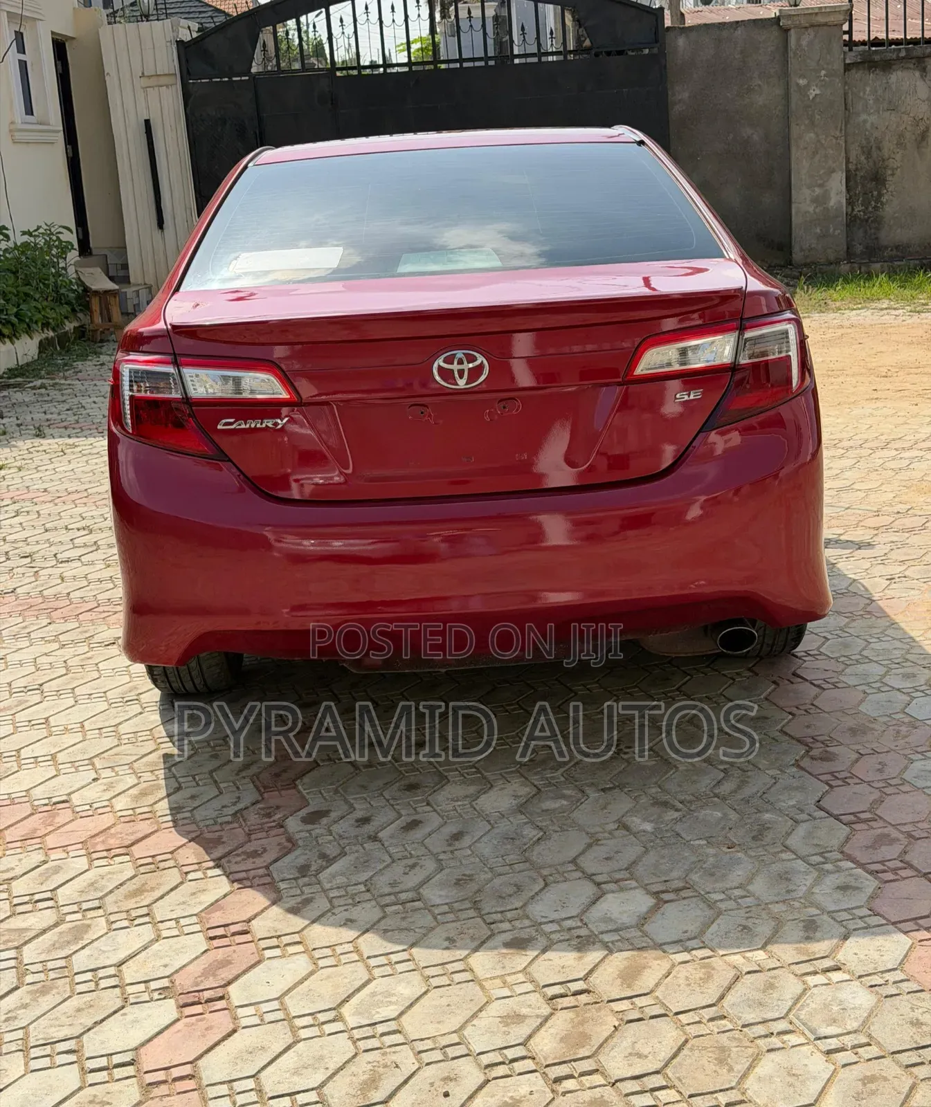 Toyota Camry SE 4dr Sedan (2.5L 4cyl 6A) 2013 Maroon
