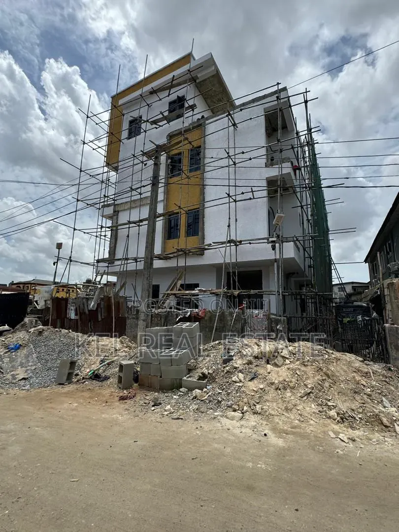 1bdrm Apartment in Aguda / Surulere for sale