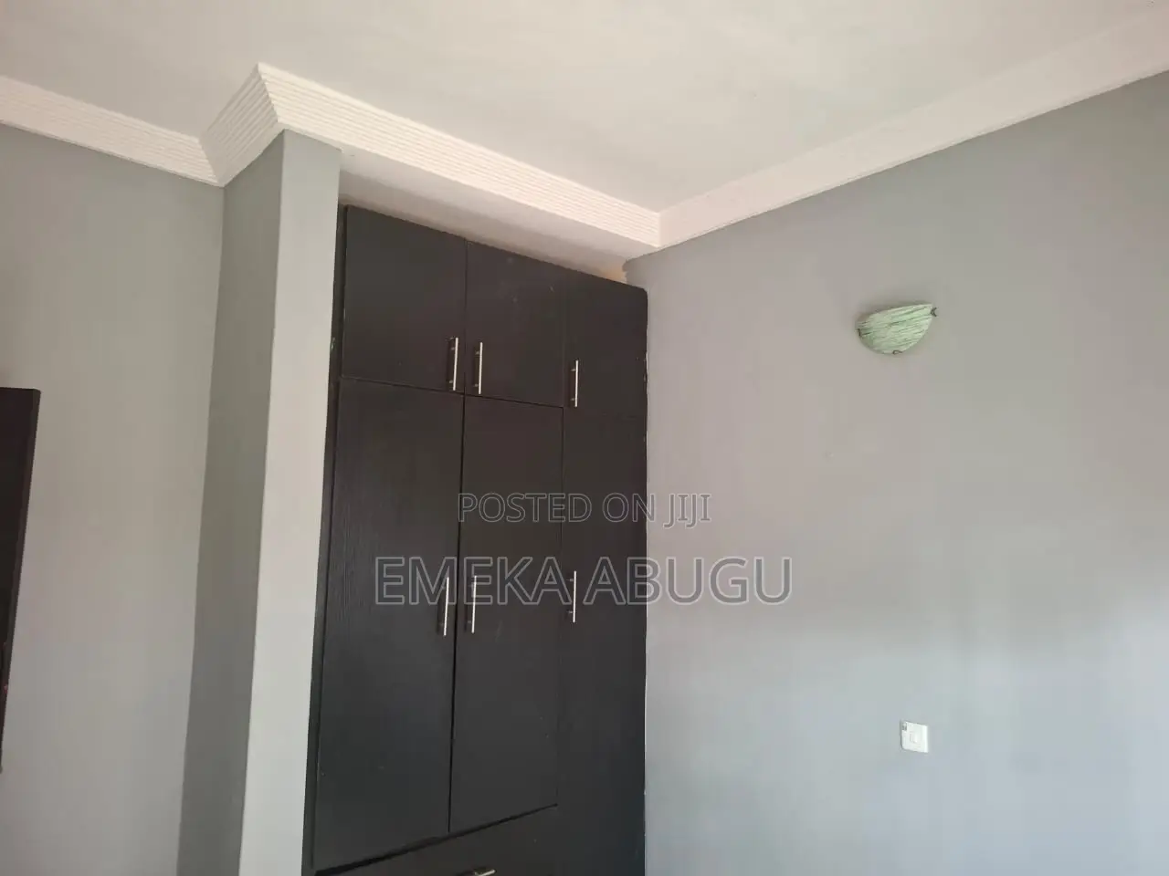 3bdrm Apartment in Irewole Estate, Akala Express for rent