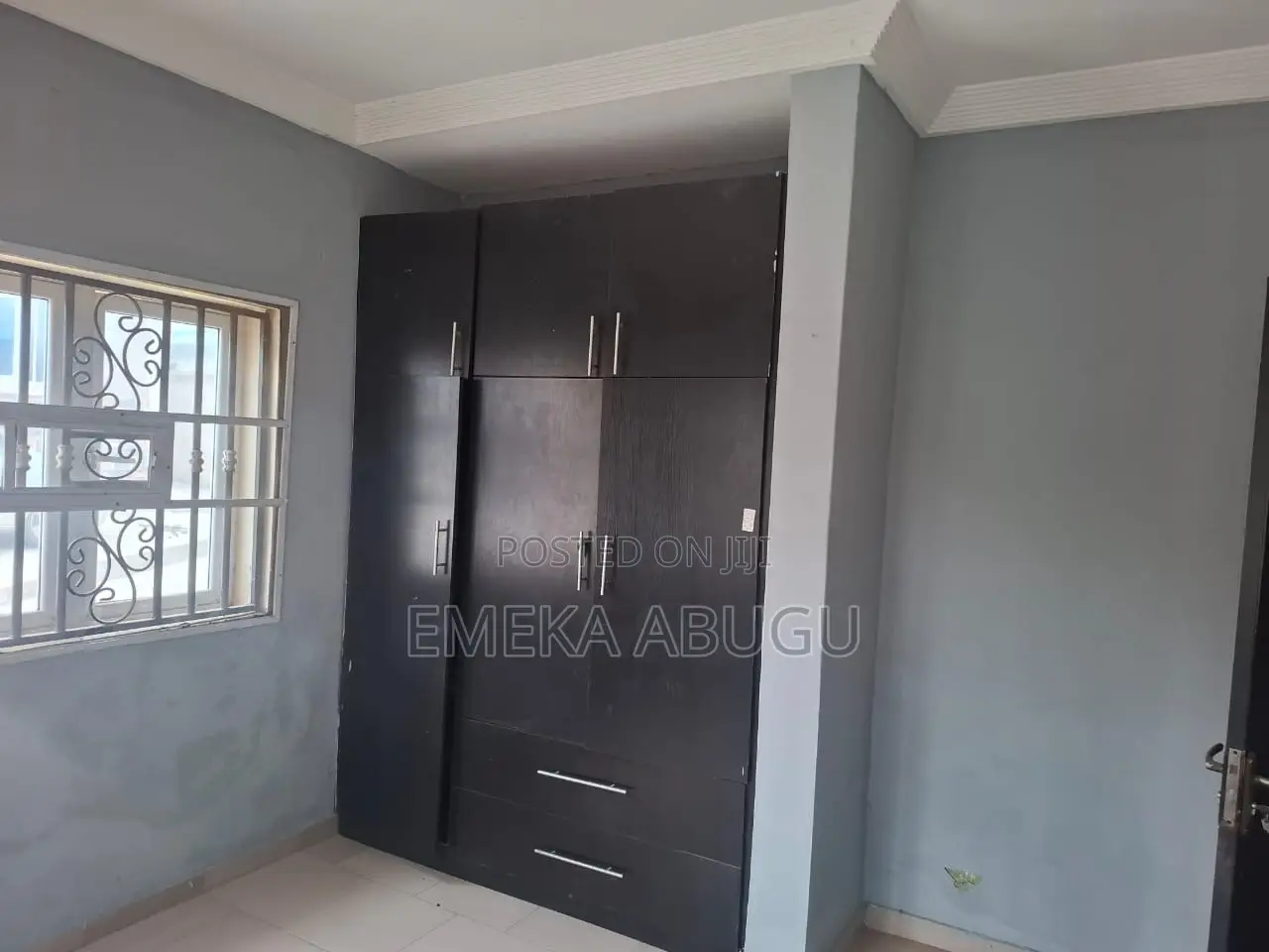 3bdrm Apartment in Irewole Estate, Akala Express for rent