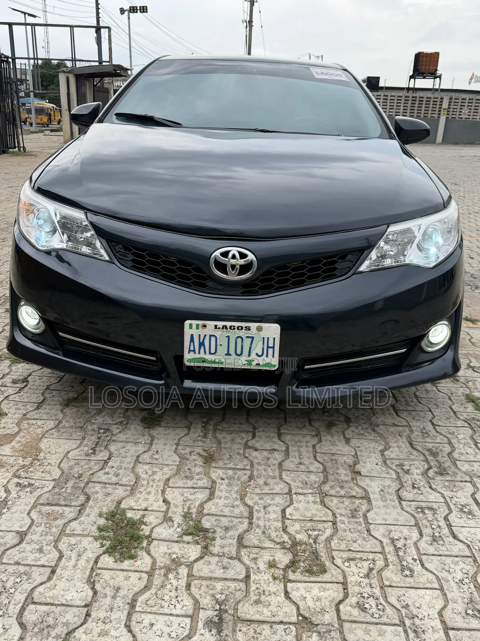 Toyota Camry SE 4dr Sedan (2.5L 4cyl 6A) 2013 Green