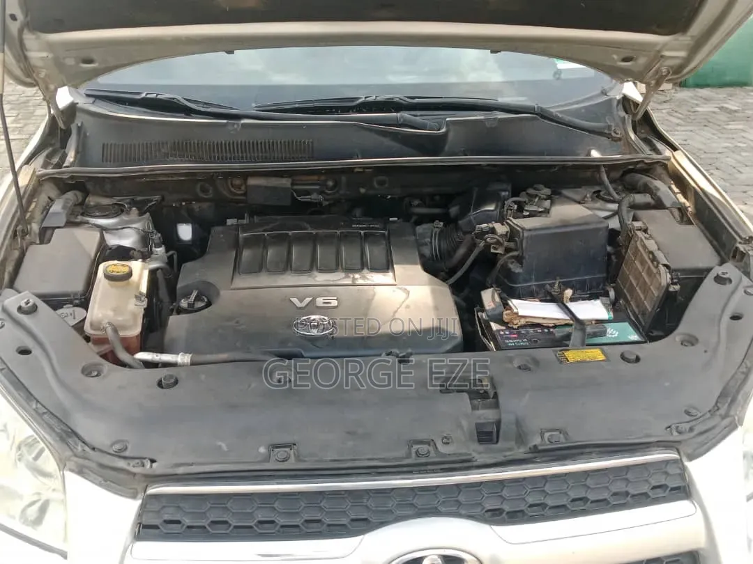 Toyota RAV4 2012 Silver