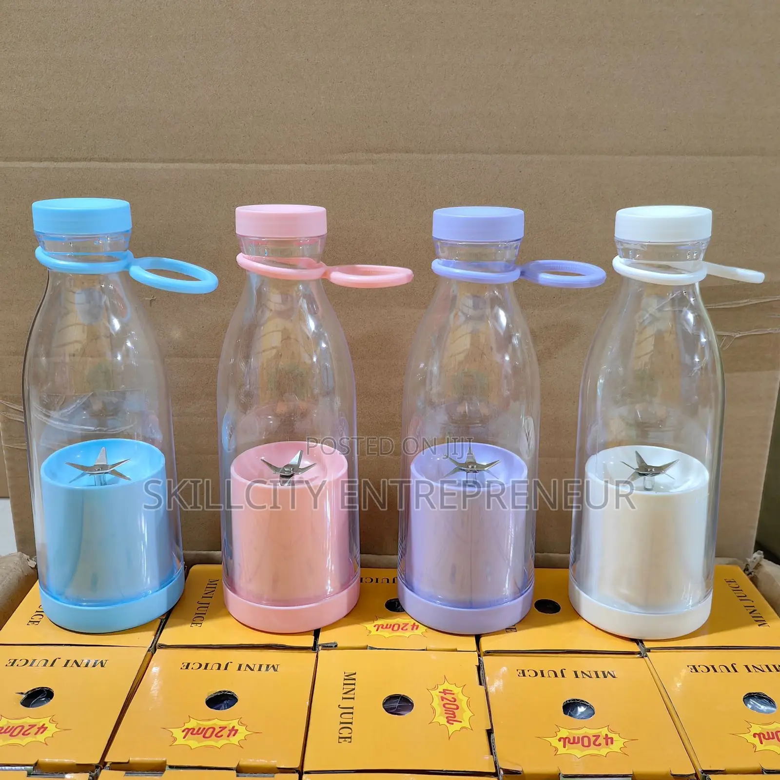 Rechargeable Mini Fruit Juicer
