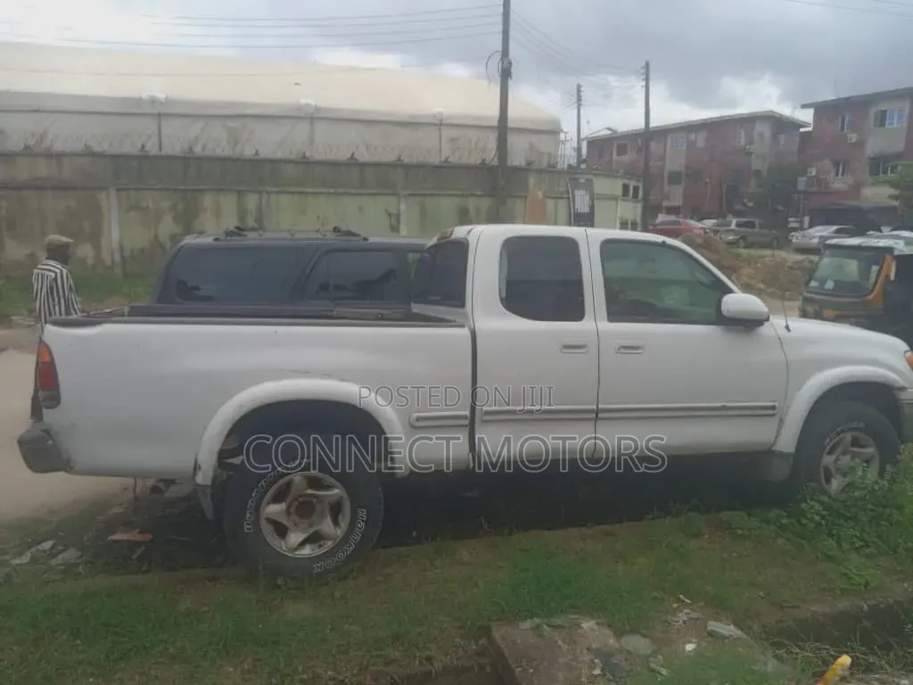 Toyota Tundra Automatic 2002 White
